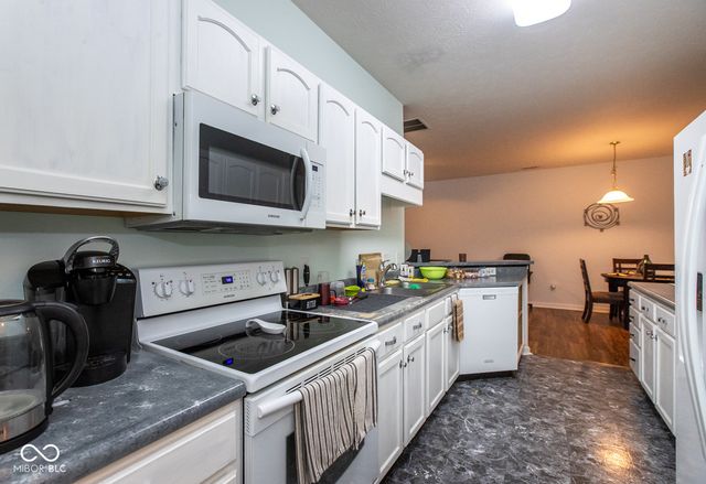 2251 Colfax Lane, Indianapolis, IN 46260