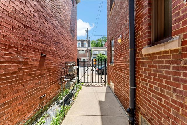 1822 HARCUM WAY 1, South Side, PA 15203