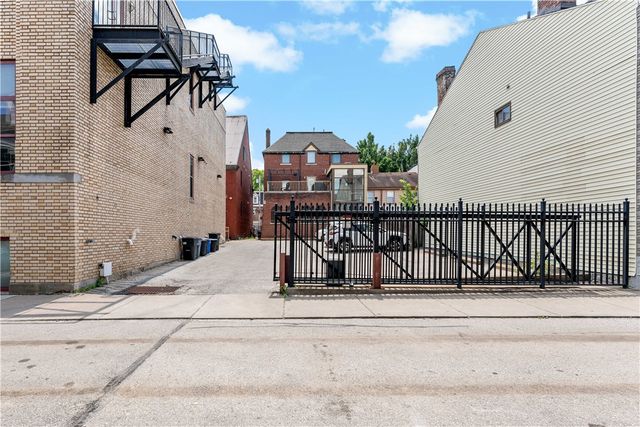 1822 HARCUM WAY 1, South Side, PA 15203