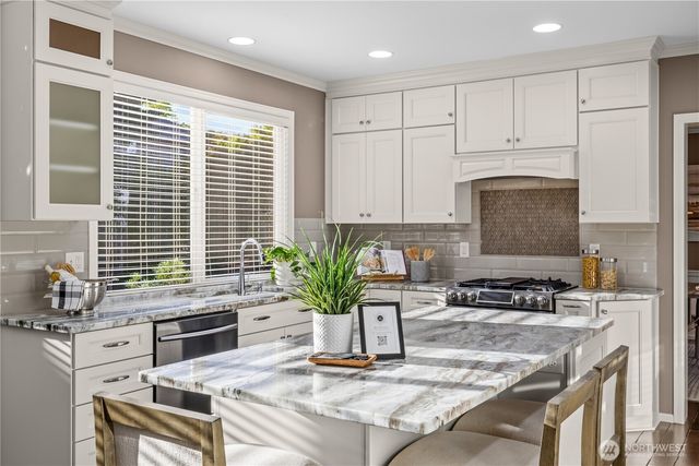 27174 27th Street, Sammamish, WA 98075