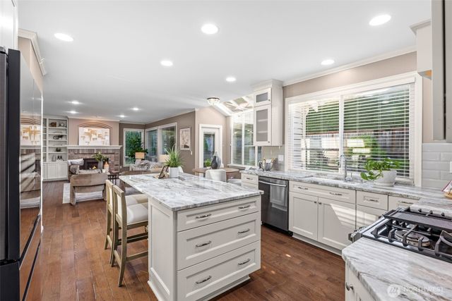 27174 27th Street, Sammamish, WA 98075