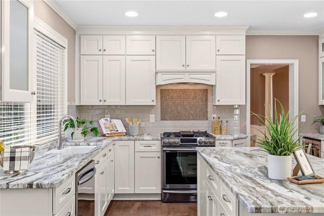 27174 27th Street, Sammamish, WA 98075