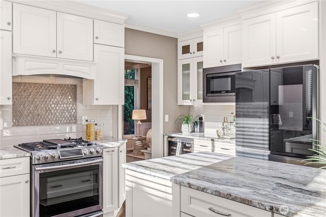 27174 27th Street, Sammamish, WA 98075