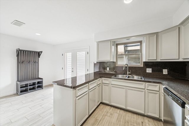 1077 Country Place Drive 1077, Houston, TX 77079