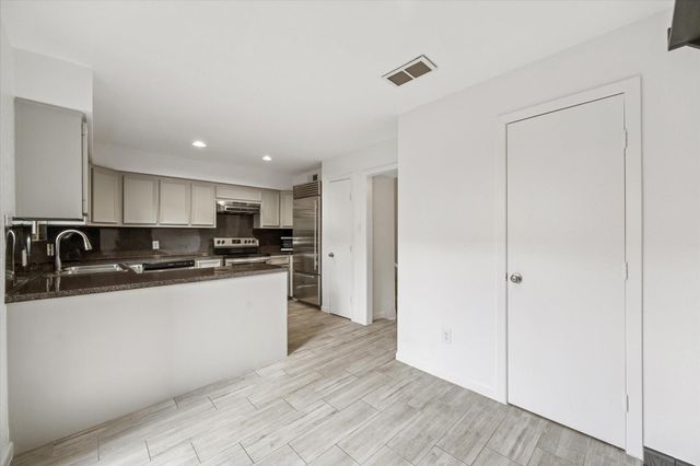 1077 Country Place Drive 1077, Houston, TX 77079