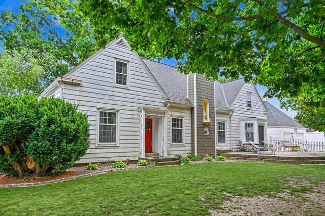 3123 W Grange AVENUE, Greenfield, WI 53221