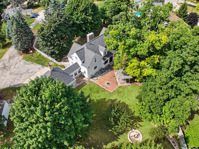 3123 W Grange AVENUE, Greenfield, WI 53221