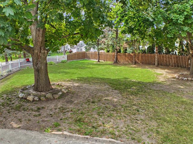 3123 W Grange AVENUE, Greenfield, WI 53221