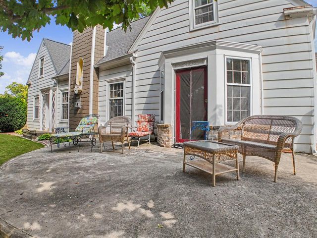 3123 W Grange AVENUE, Greenfield, WI 53221