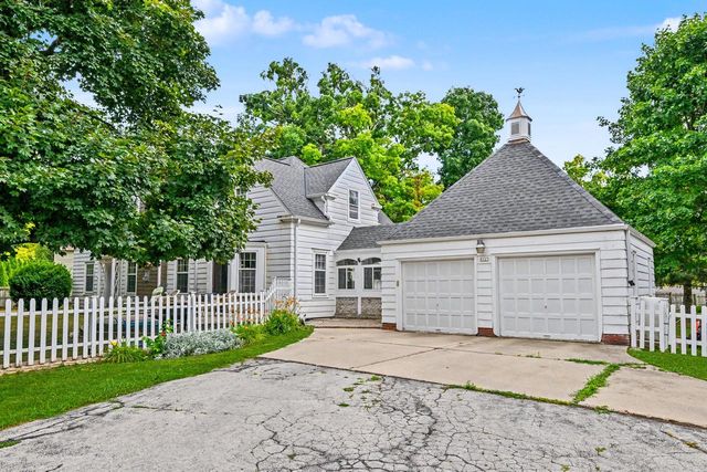 3123 W Grange AVENUE, Greenfield, WI 53221