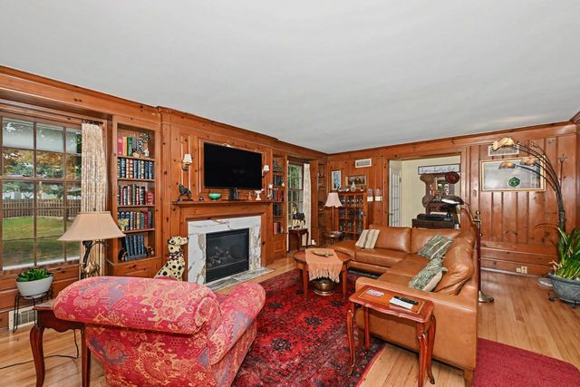 3123 W Grange AVENUE, Greenfield, WI 53221