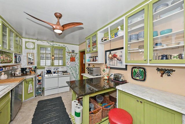 3123 W Grange AVENUE, Greenfield, WI 53221