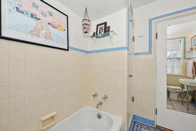 3123 W Grange AVENUE, Greenfield, WI 53221