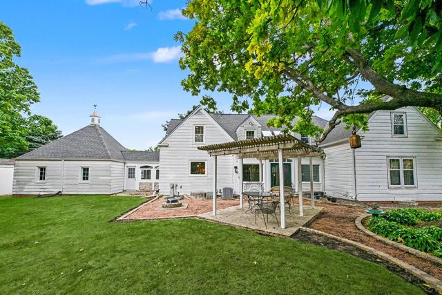 3123 W Grange AVENUE, Greenfield, WI 53221