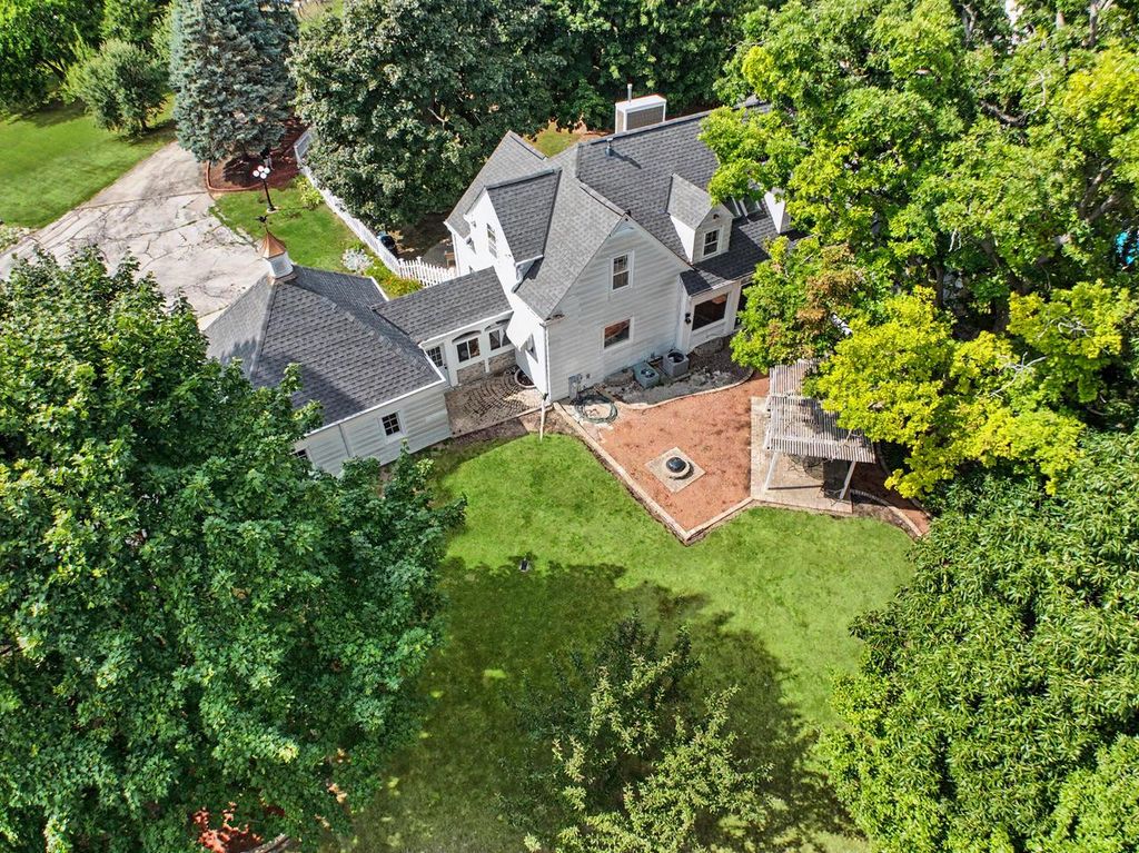 3123 W Grange AVENUE, Greenfield, WI 53221
