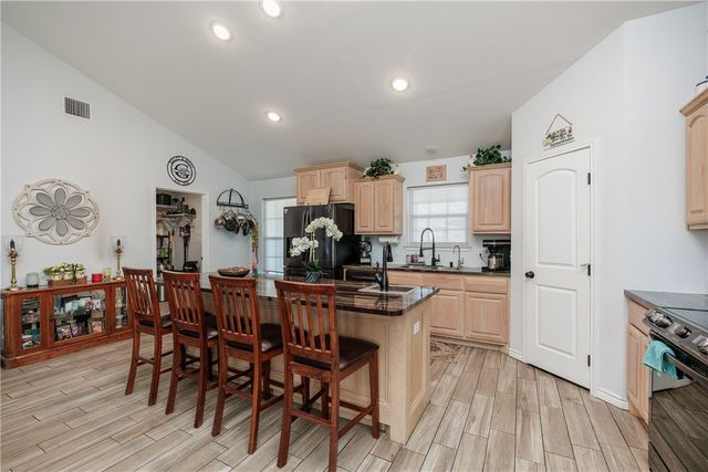450 County Road 3073, Orange Grove, TX 78372