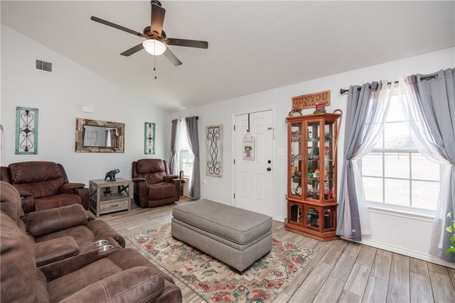 450 County Road 3073, Orange Grove, TX 78372