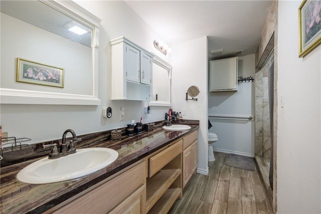 450 County Road 3073, Orange Grove, TX 78372