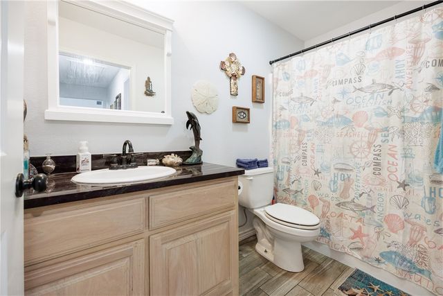 450 County Road 3073, Orange Grove, TX 78372