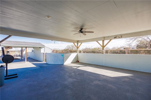 450 County Road 3073, Orange Grove, TX 78372