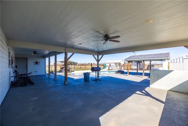 450 County Road 3073, Orange Grove, TX 78372