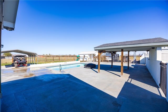 450 County Road 3073, Orange Grove, TX 78372