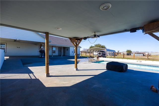 450 County Road 3073, Orange Grove, TX 78372