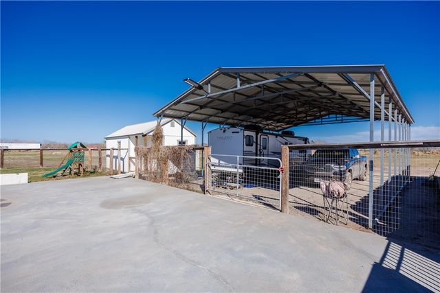 450 County Road 3073, Orange Grove, TX 78372