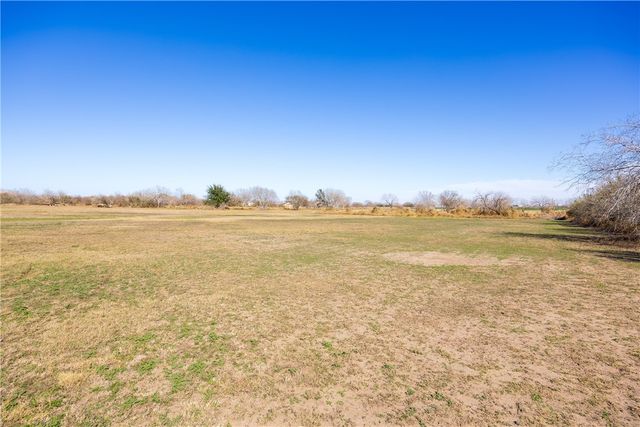 450 County Road 3073, Orange Grove, TX 78372