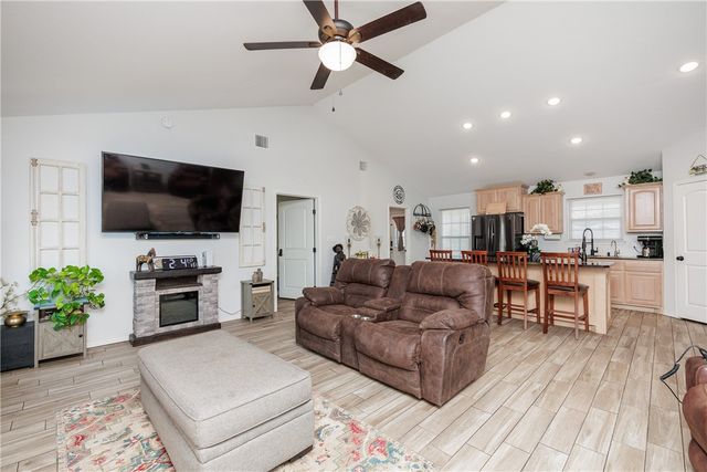 450 County Road 3073, Orange Grove, TX 78372