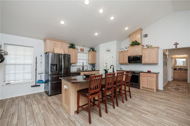 450 County Road 3073, Orange Grove, TX 78372