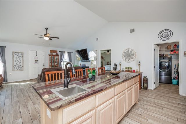 450 County Road 3073, Orange Grove, TX 78372