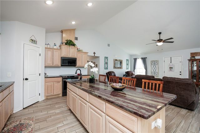 450 County Road 3073, Orange Grove, TX 78372