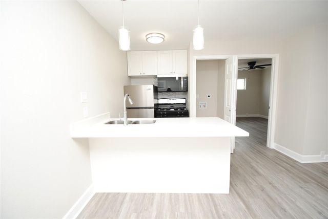 2515 Yoakum Boulevard 10, Houston, TX 77006