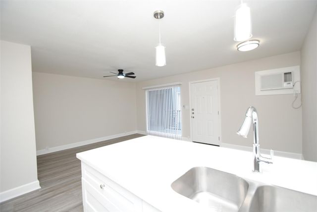 2515 Yoakum Boulevard 10, Houston, TX 77006