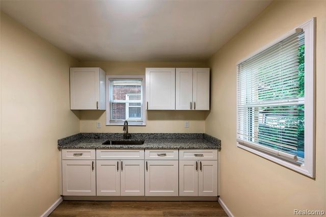 8087 Cloverlawn Street, Detroit, MI 48204
