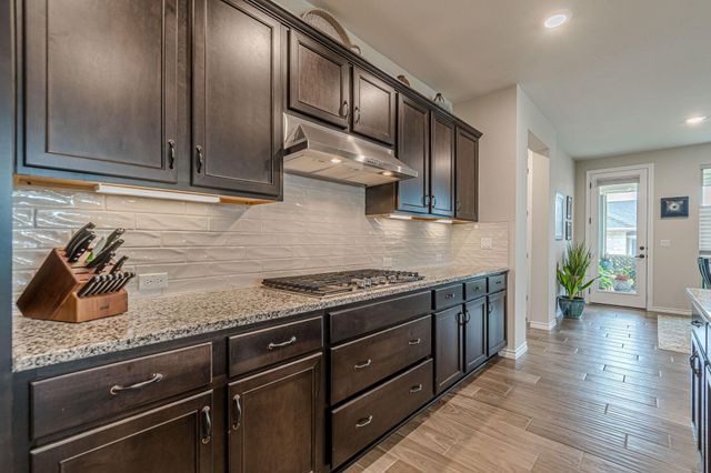 105 Pelican LN, San Marcos, TX 78666