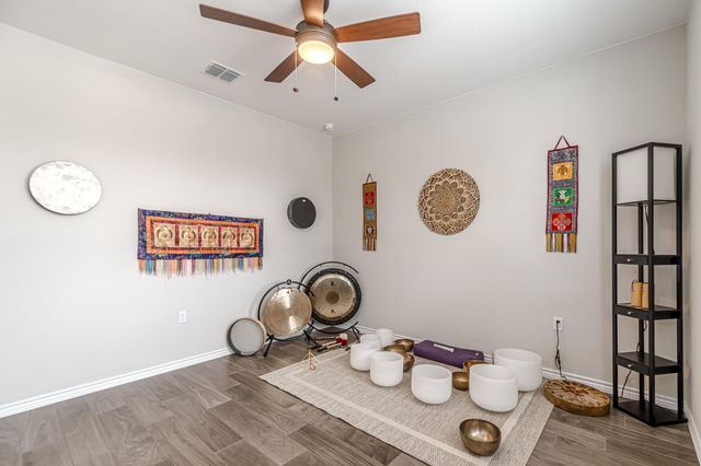 105 Pelican LN, San Marcos, TX 78666