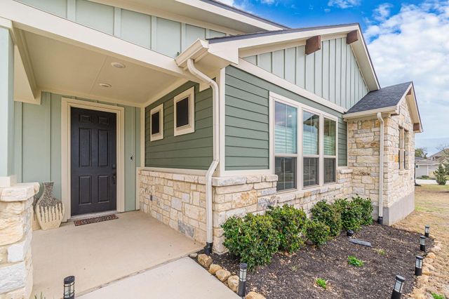 105 Pelican LN, San Marcos, TX 78666