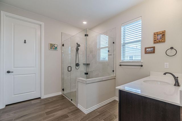 105 Pelican LN, San Marcos, TX 78666