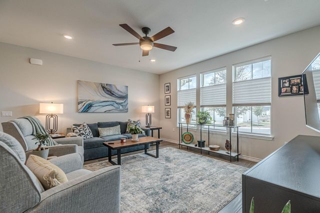 105 Pelican LN, San Marcos, TX 78666