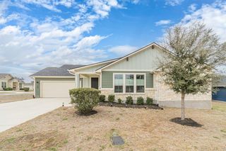 105 Pelican LN, San Marcos, TX 78666