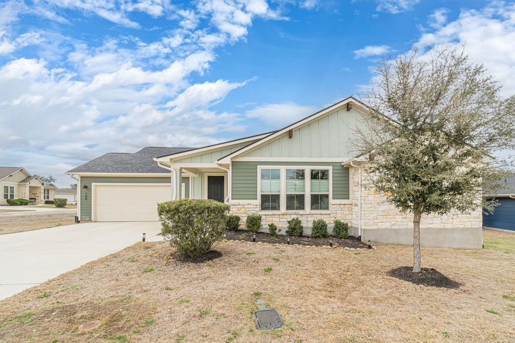 105 Pelican LN, San Marcos, TX 78666