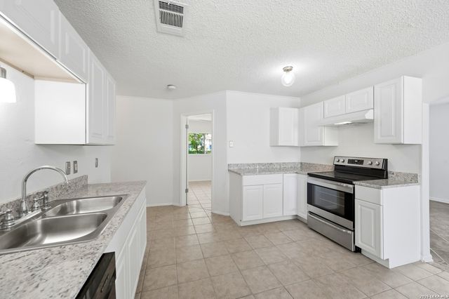 5931 Glacier Sun Dr, San Antonio, TX 78244