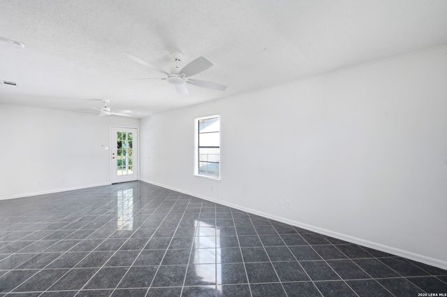 5931 Glacier Sun Dr, San Antonio, TX 78244