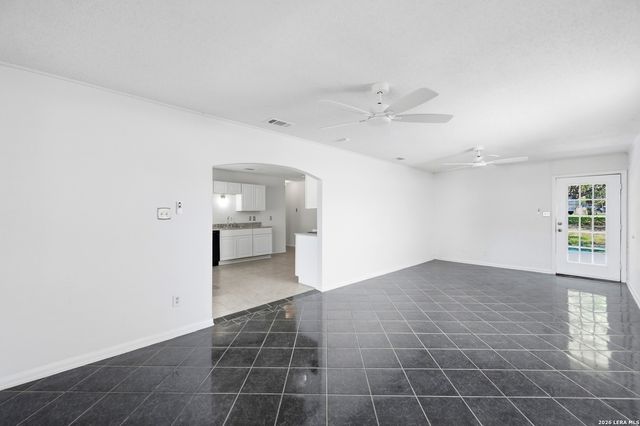 5931 Glacier Sun Dr, San Antonio, TX 78244
