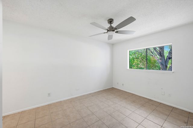 5931 Glacier Sun Dr, San Antonio, TX 78244