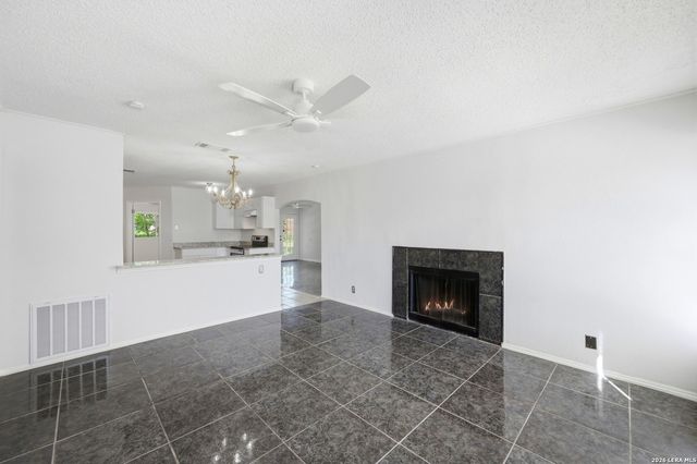 5931 Glacier Sun Dr, San Antonio, TX 78244