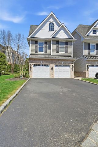 477 Pacing Way, Westbury, NY 11590