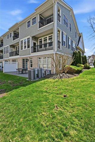 477 Pacing Way, Westbury, NY 11590